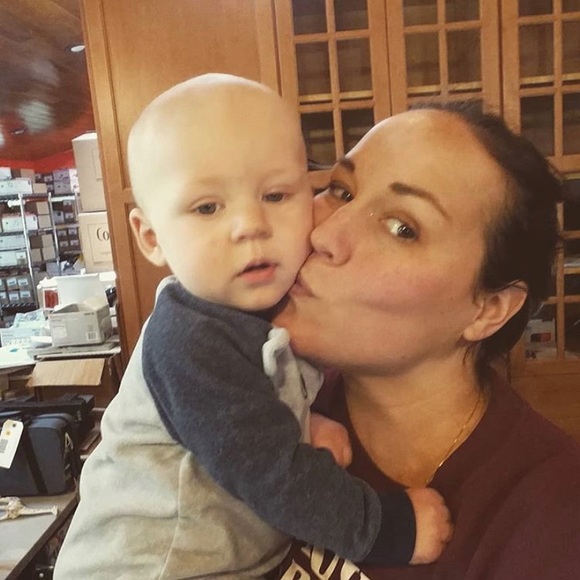 Meet your Posher, Jenny - Picture 3 of 3